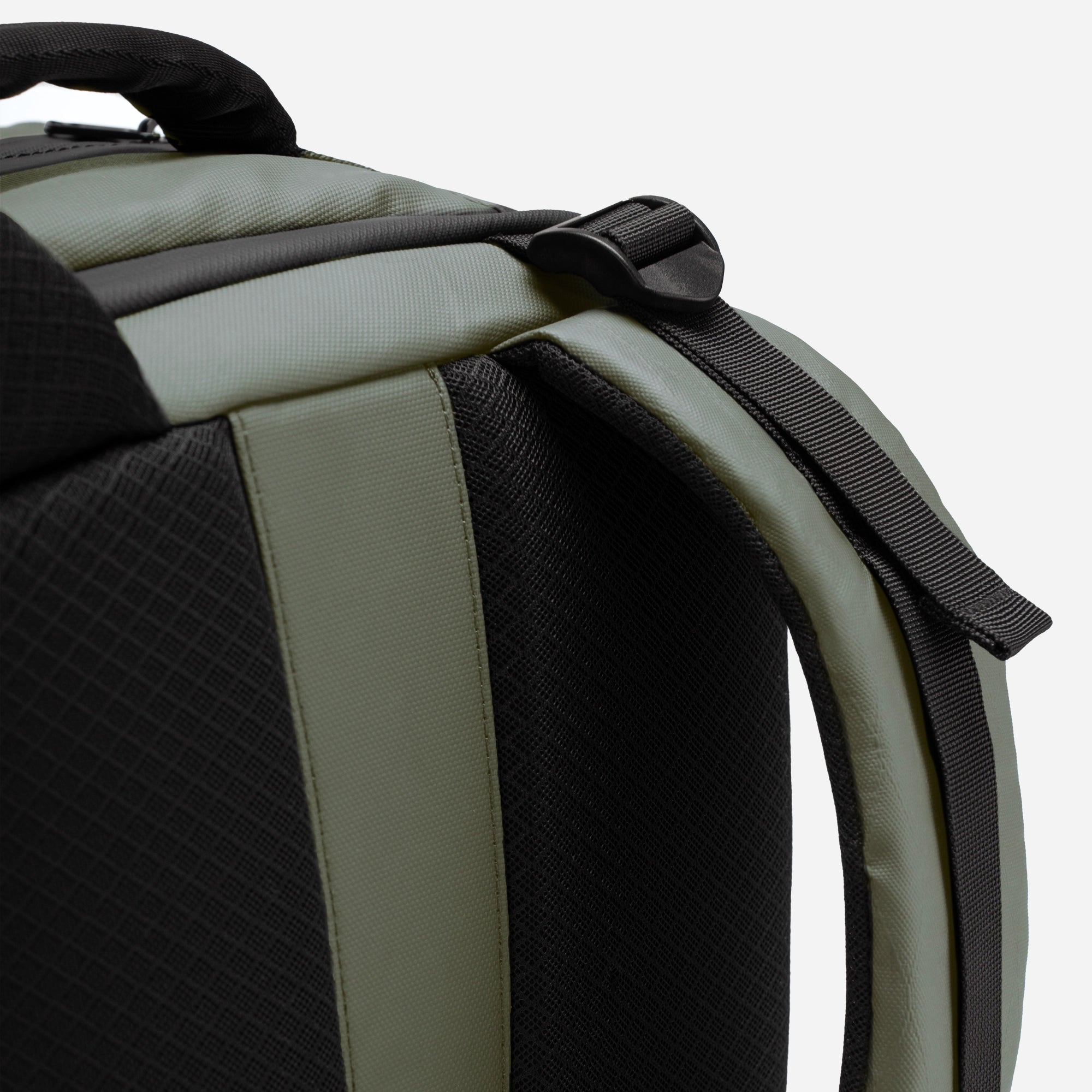 MOCHILA AIRLESS ON TOP - VERDE