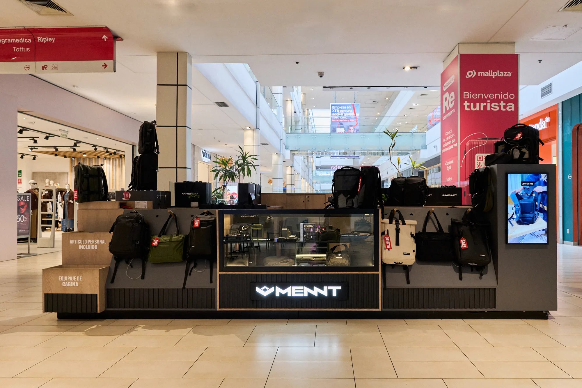 mennt-tienda-fisica-mall-plaza-egana.webp